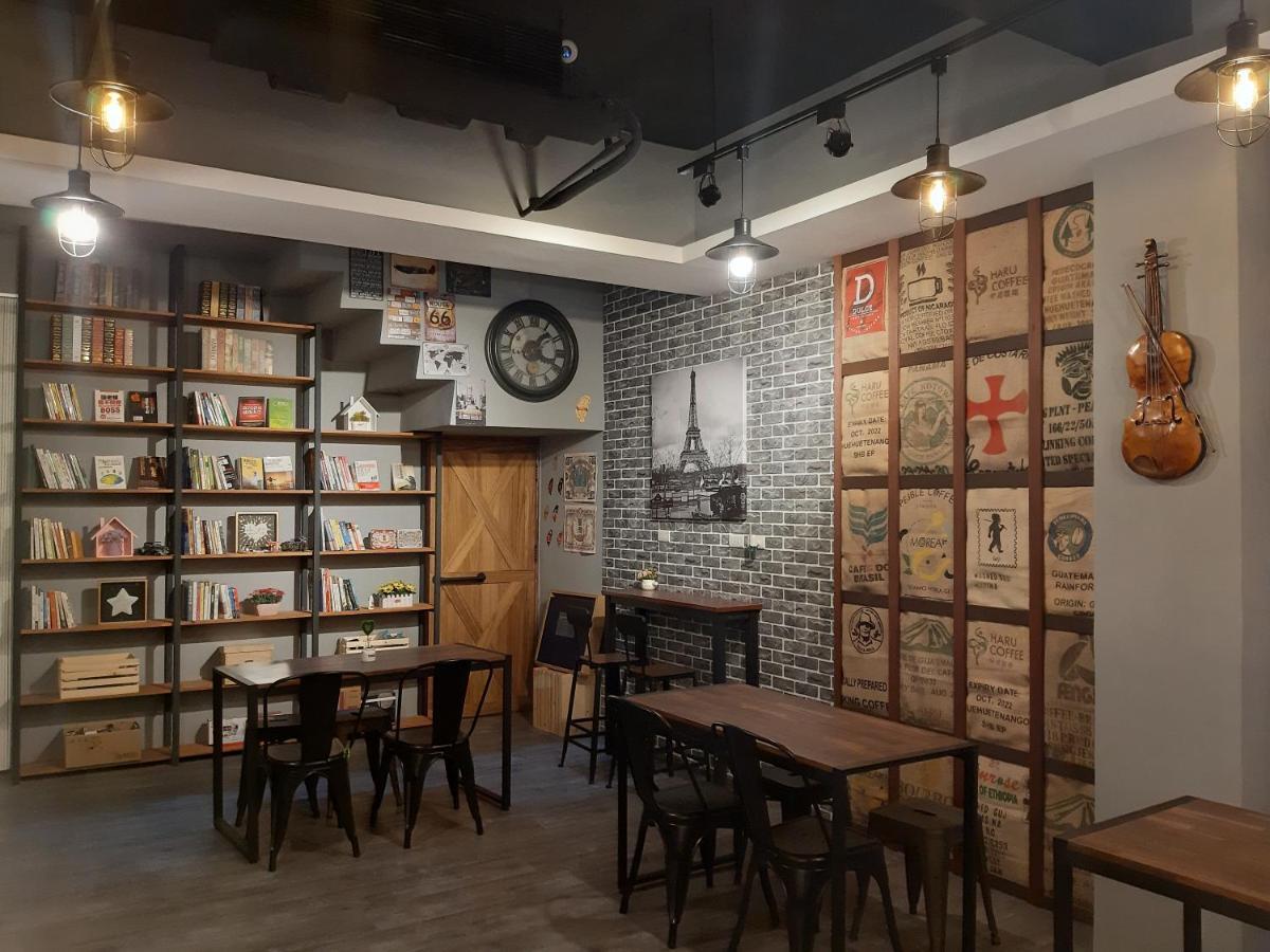 Quiet Hostel - Minquan Inn Тайнан Екстериор снимка