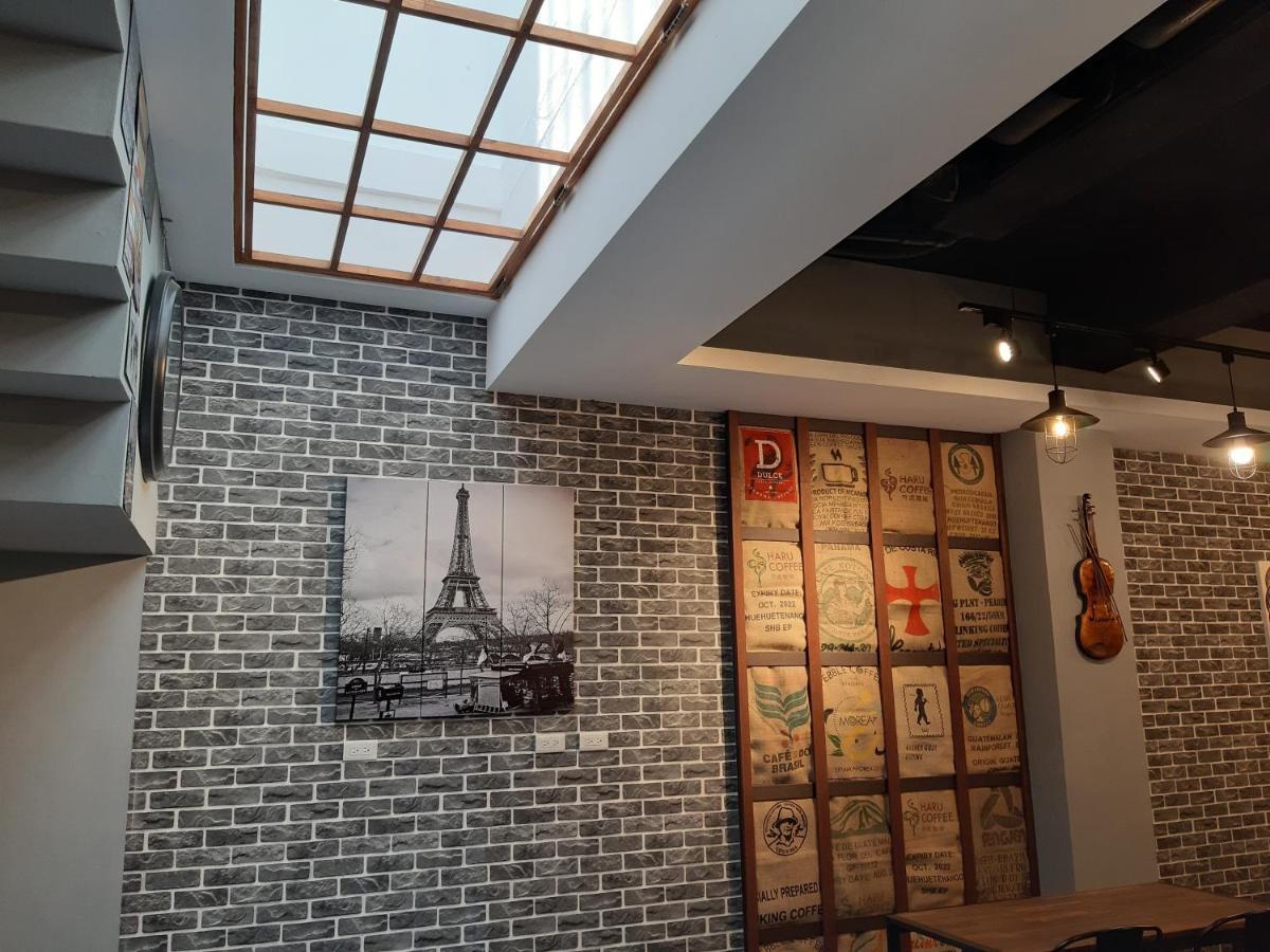 Quiet Hostel - Minquan Inn Тайнан Екстериор снимка