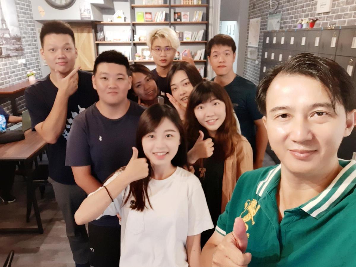 Quiet Hostel - Minquan Inn Тайнан Екстериор снимка